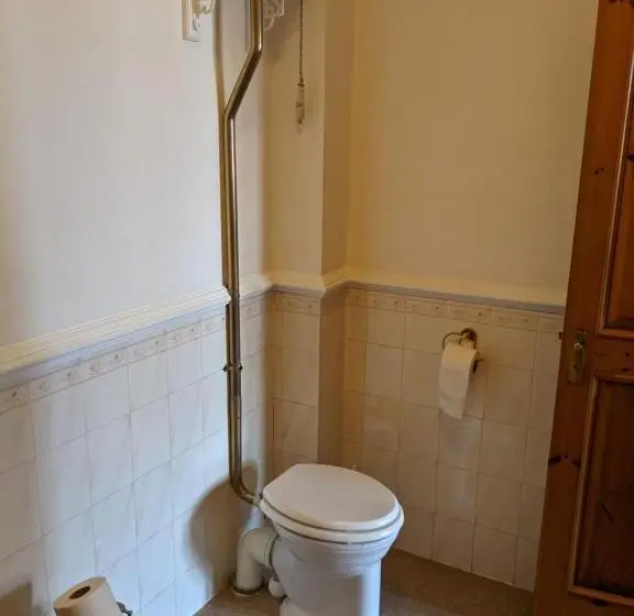 スタンダードトリプルルーム, The Londesborough Arms Bar With En Suite Rooms