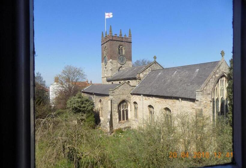 غرفة عائلية, The Londesborough Arms Bar With En Suite Rooms