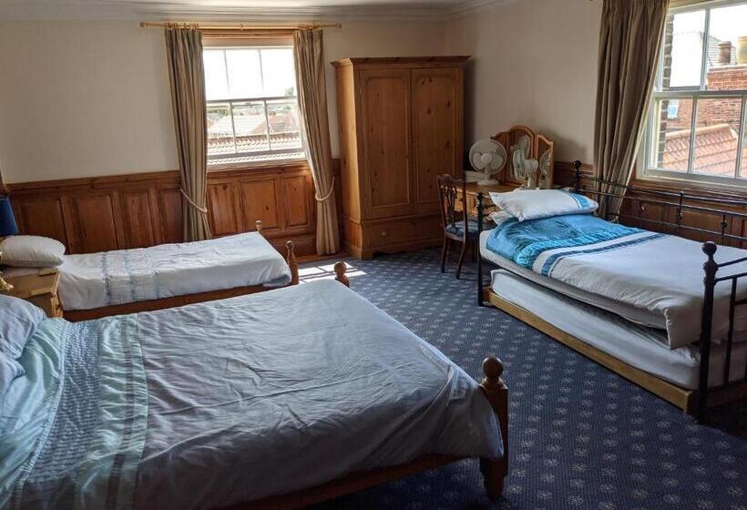 Семейный Номер, The Londesborough Arms Bar With En Suite Rooms