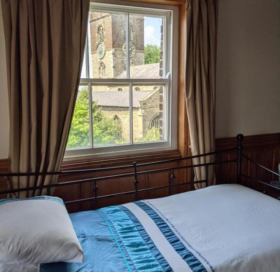 غرفة عائلية, The Londesborough Arms Bar With En Suite Rooms