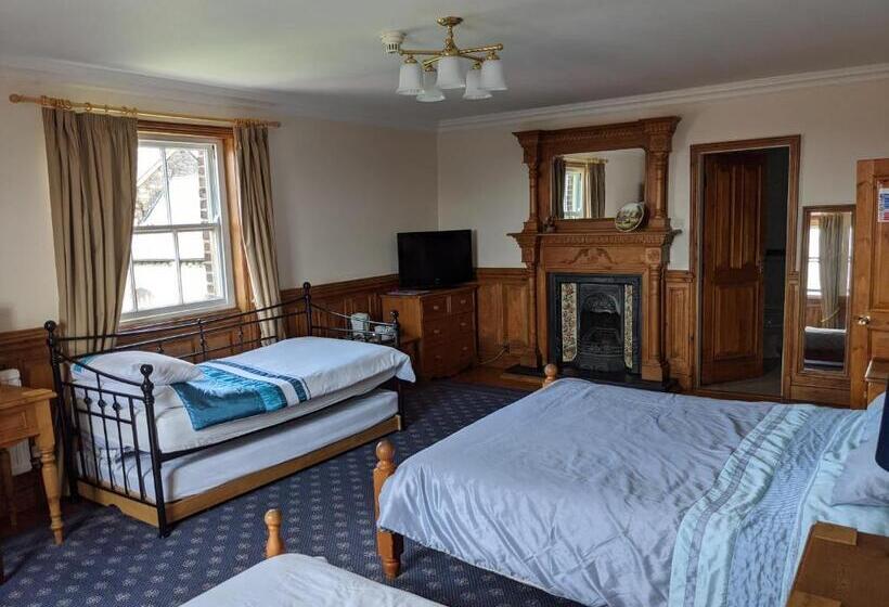 غرفة عائلية, The Londesborough Arms Bar With En Suite Rooms