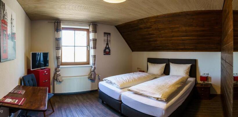 Standard Szoba, Altbau Gasthaus Amboss