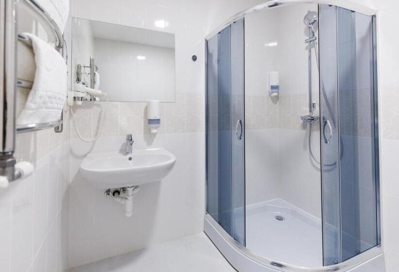 اتاق استاندارد, Antonio