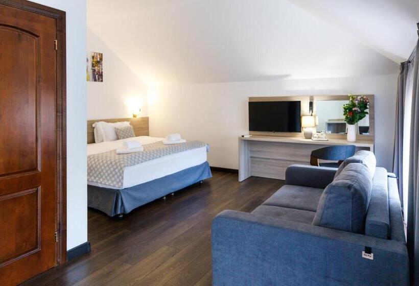 اتاق استاندارد, Antonio