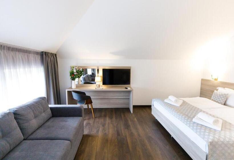 اتاق استاندارد, Antonio