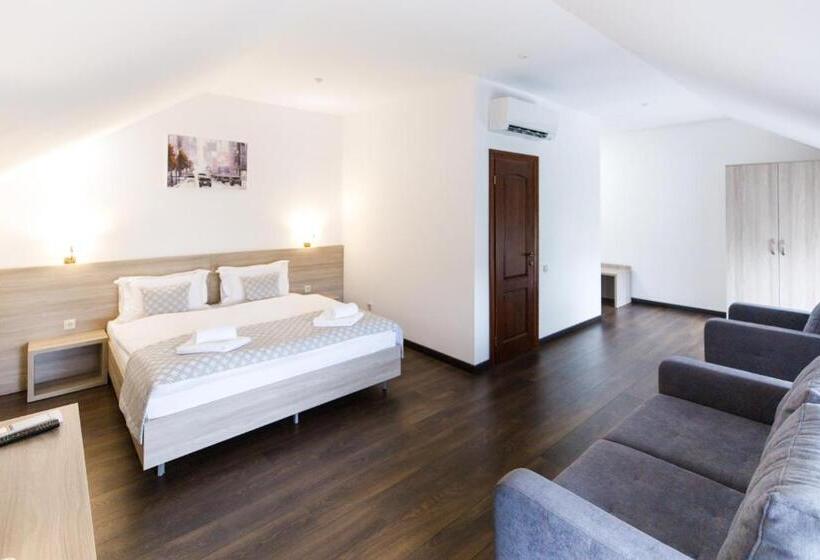 اتاق استاندارد, Antonio