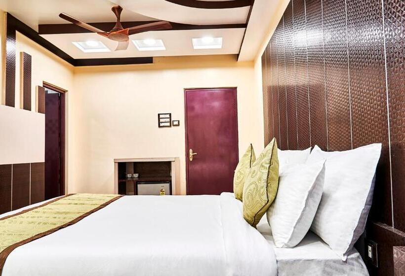 스탠다드 룸 킹사이즈 침대, Bangabhumi