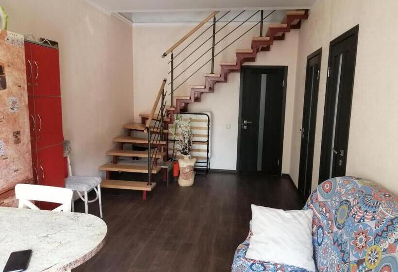 Economy Quadruple Room, гостьовий будинок осокорки