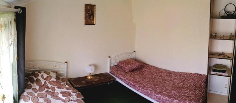 Economy Quadruple Room, гостьовий будинок осокорки