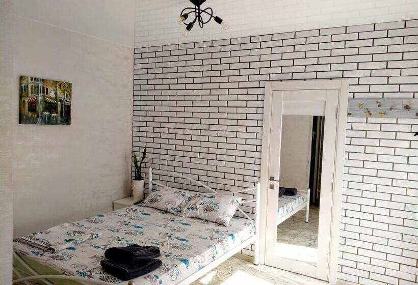 استودیوی استاندارد, гостьовий будинок осокорки