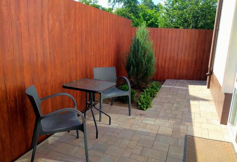 استودیوی استاندارد, гостьовий будинок осокорки