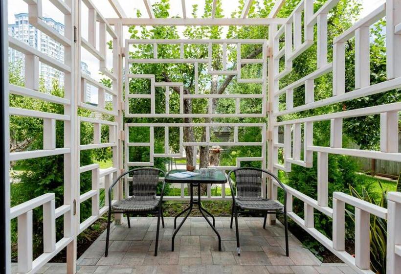 استودیوی استاندارد, гостьовий будинок осокорки