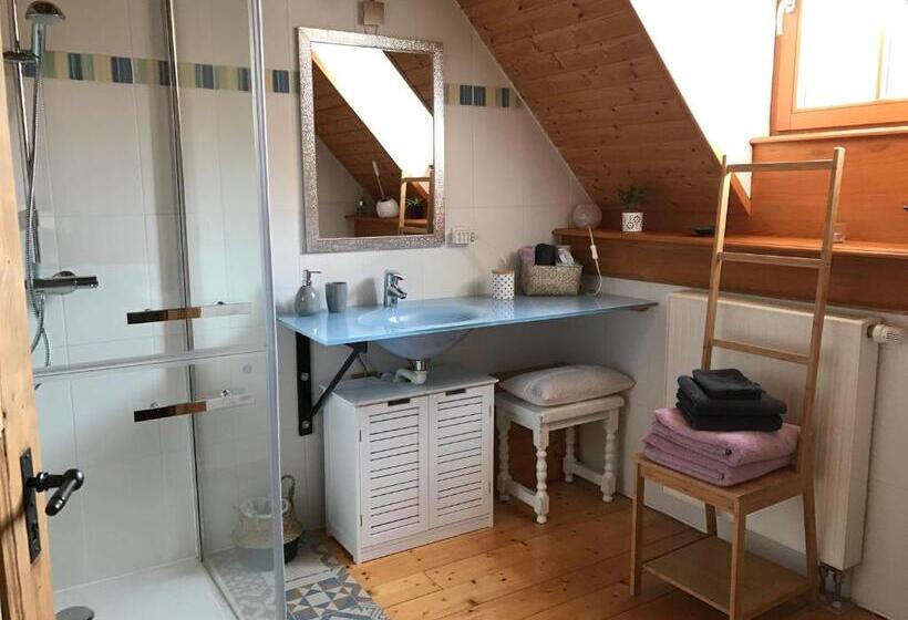 家庭间, Le Nid De Cigognes