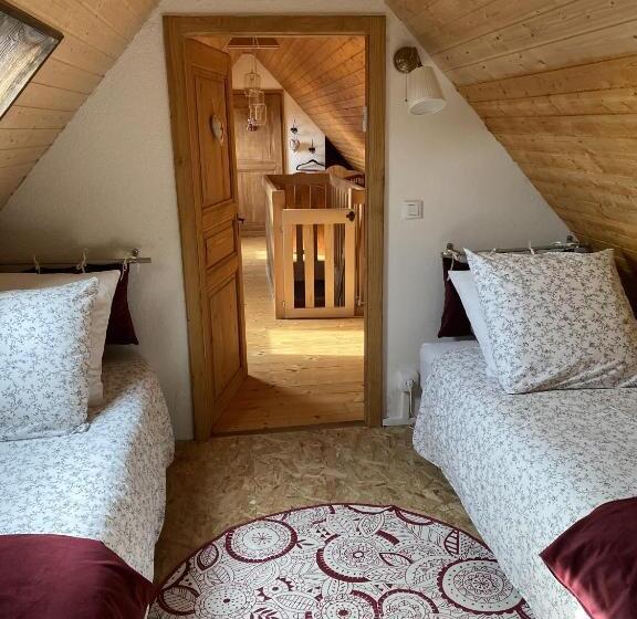 家庭间, Le Nid De Cigognes