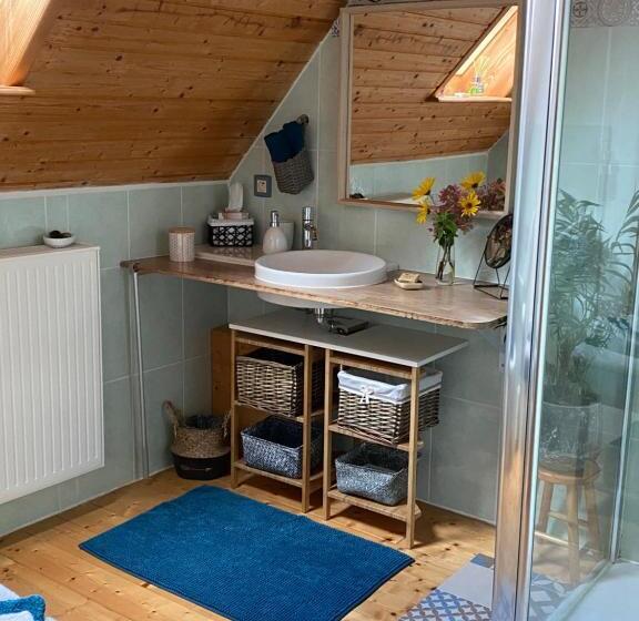 标准间, Le Nid De Cigognes