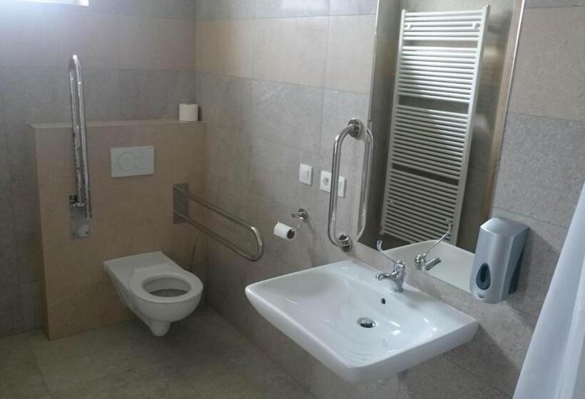 غرفة قياسية ثلاثية, Penzion Skalka