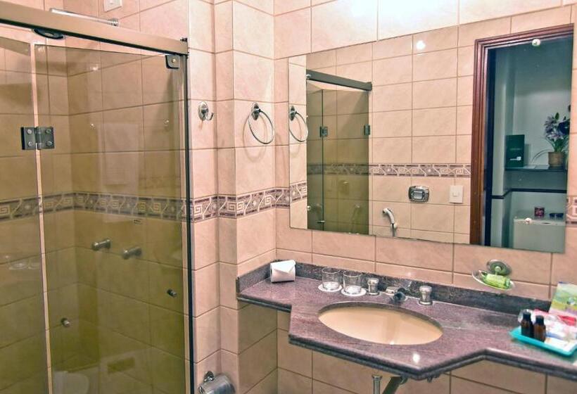 패밀리 스위트, Don Antonio