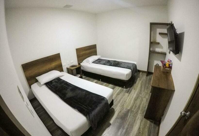 חדר סטנדרט, Junior Plaza