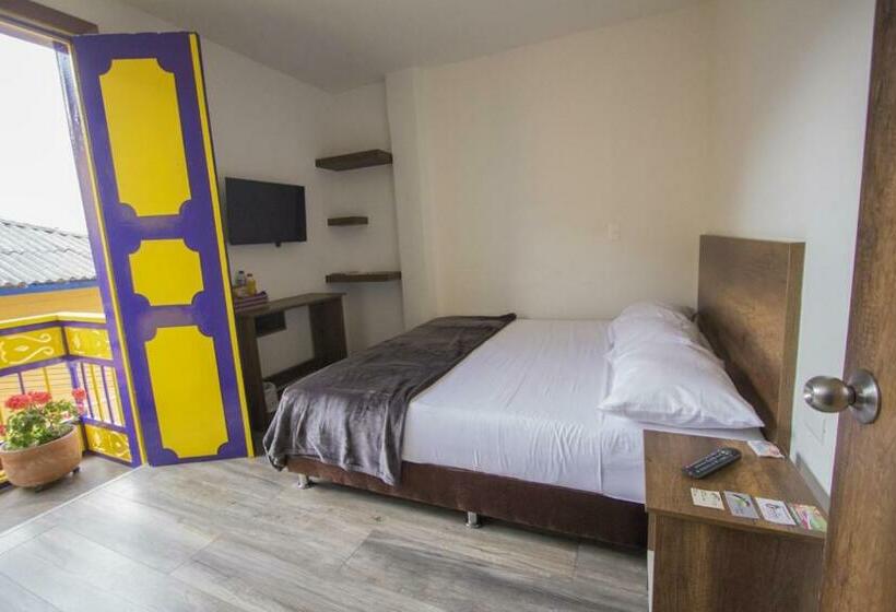 חדר סופריור עם נוף להרים, Junior Plaza