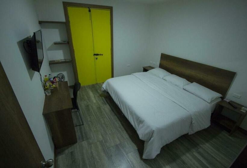 חדר סופריור עם נוף להרים, Junior Plaza