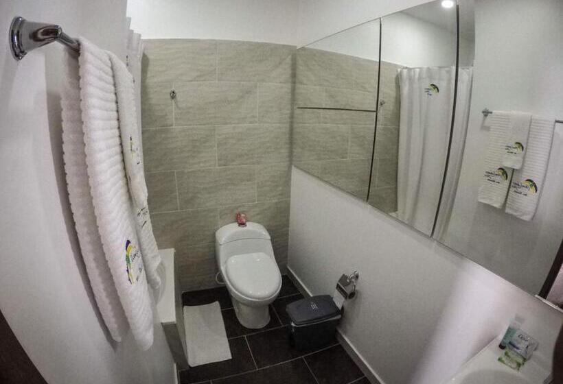 Люкс, Junior Plaza