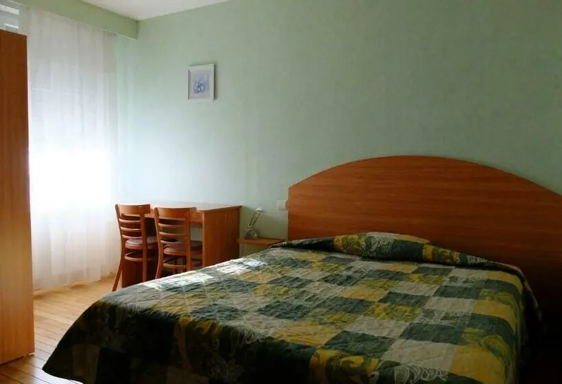 Standardzimmer, La Renaissance
