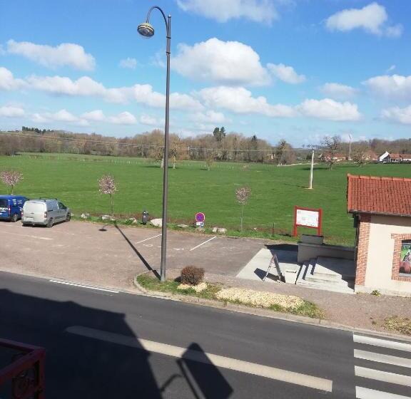 غرفة قياسية ثلاثية, Le Terminus