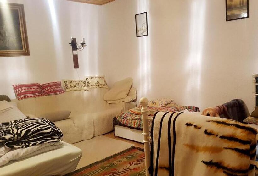 غرفة عائلية حمام مشترك, Kúti Vendégház