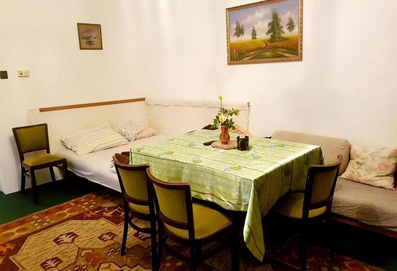 غرفة عائلية حمام مشترك, Kúti Vendégház