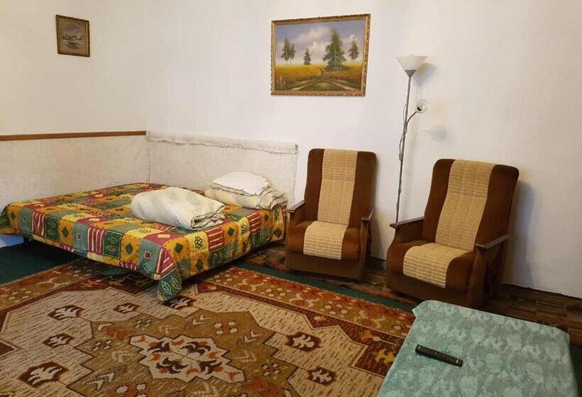 غرفة عائلية حمام مشترك, Kúti Vendégház