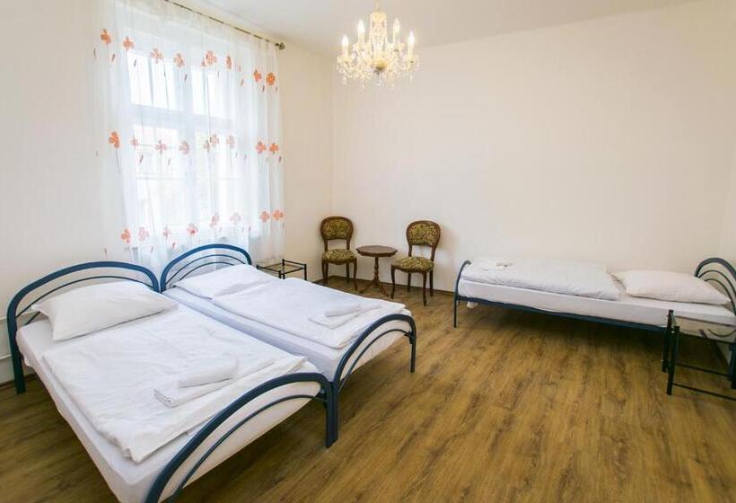 חדר סטנדרט לשלושה, Penzion Klášter