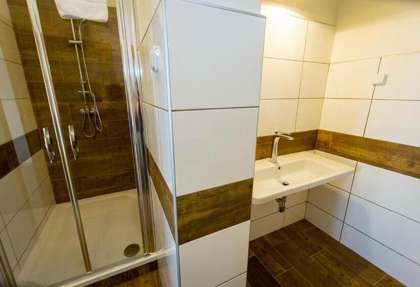 חדר סטנדרט לשלושה, Penzion Klášter