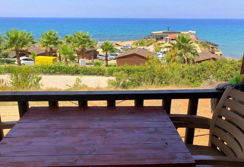 بنجلو قياسى, Zambak Holiday Village