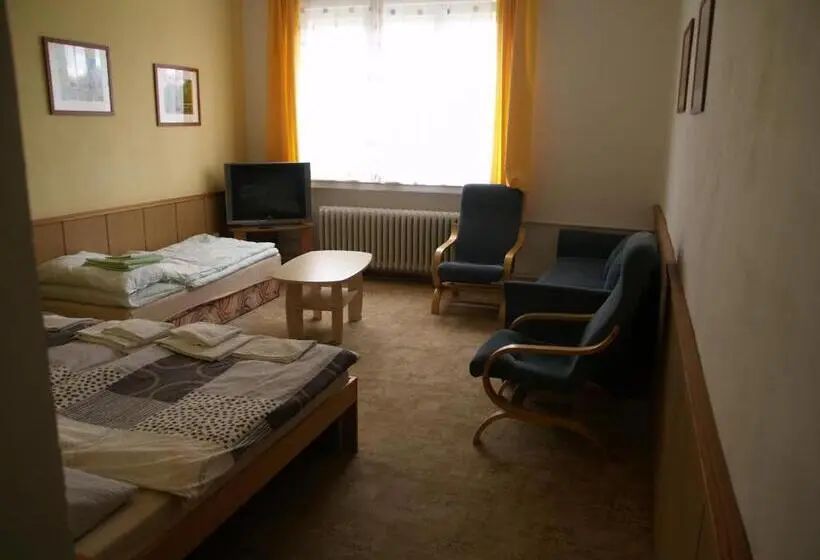 スタンダード4人部屋, Pension Pod šibeňákem