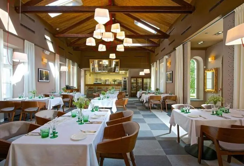 キングサイズベッドのスタンダードルーム, Zámek Ratměřice   Hotel & Resort