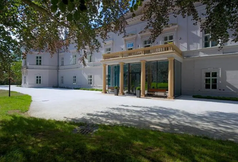 ガーデンビュースタンダードルーム, Zámek Ratměřice   Hotel & Resort
