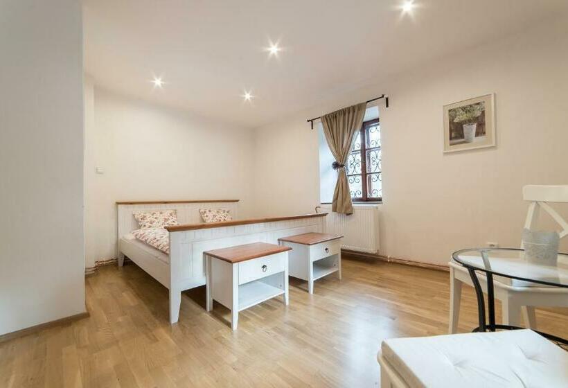 Номер Стандарт Трехместный, Hamr Divci Kamen