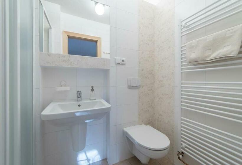 Номер Стандарт Трехместный, Hamr Divci Kamen