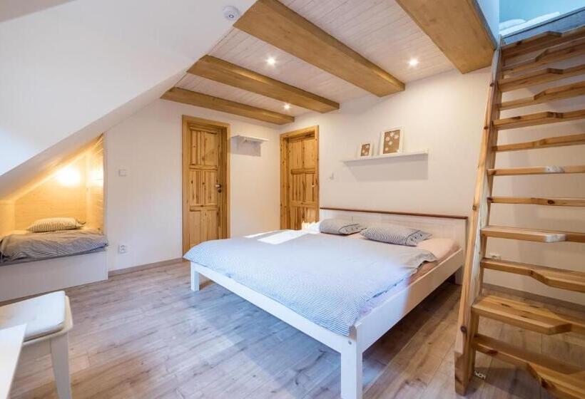 Семейный Номер, Hamr Divci Kamen