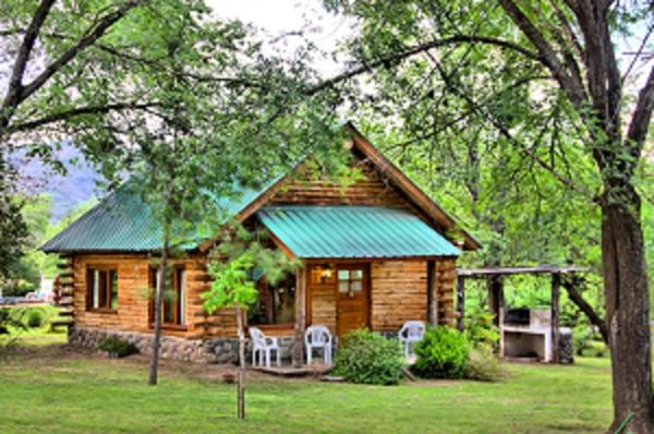 بانگلوی استاندارد, Del Milagro Cabañas & Posada