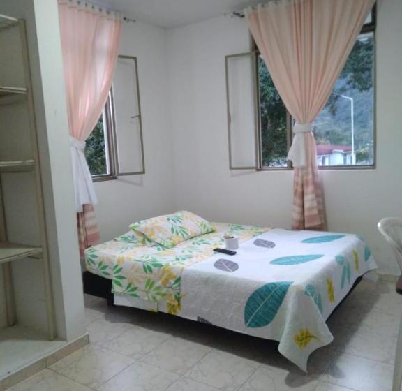 Номер Стандарт, Servituristicos La Esmeralda