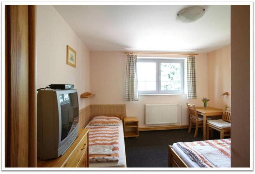 3-Bett-Standardzimmer, Sirákov