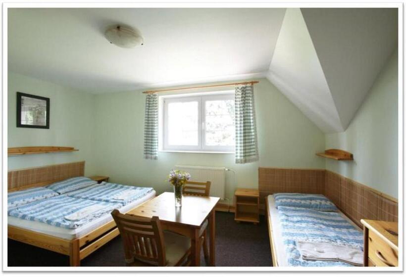 3-Bett-Standardzimmer, Sirákov