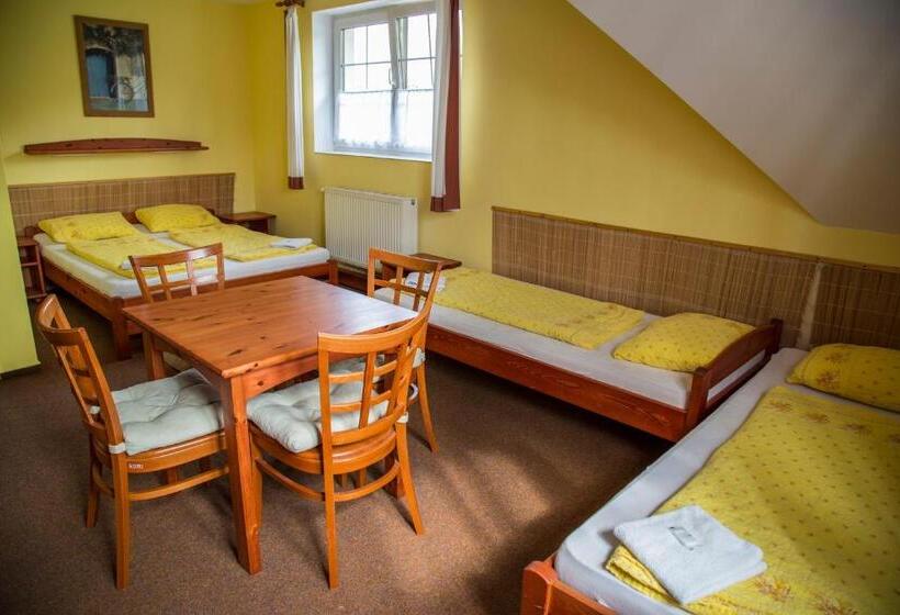 4 Bett Standardzimmer, Sirákov