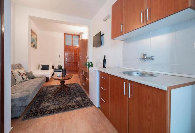 آپارتمان 1 خوابه با تراس, Mediterranean Guest House Balkan