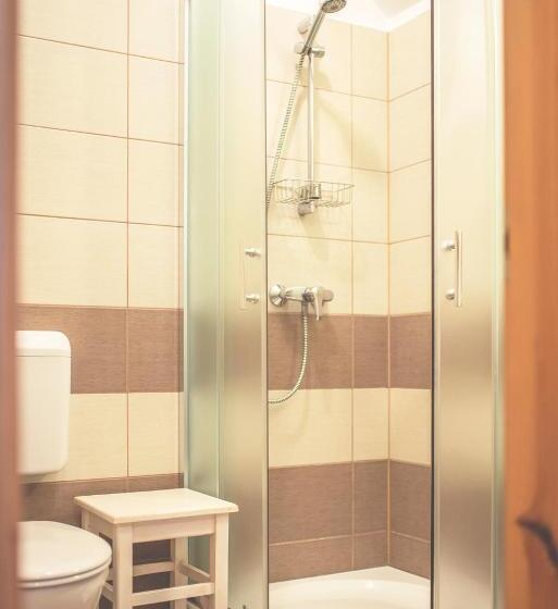 غرفة قياسية ثلاثية, Naturpark Vendégház