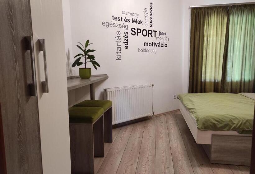 Номер Deluxe, Rp Fitlife Stúdió és Vendégház