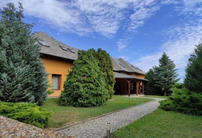 Номер Deluxe, Rp Fitlife Stúdió és Vendégház