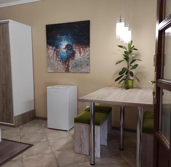 Семейный Номер Вид на Сад, Rp Fitlife Stúdió és Vendégház