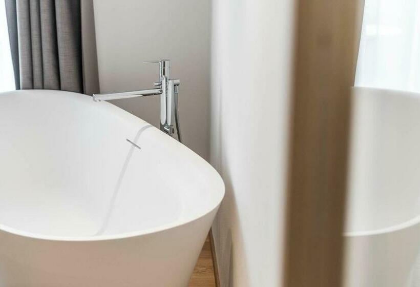 ハイドロマッサージバス付きスイート, Der Mohrenwirt